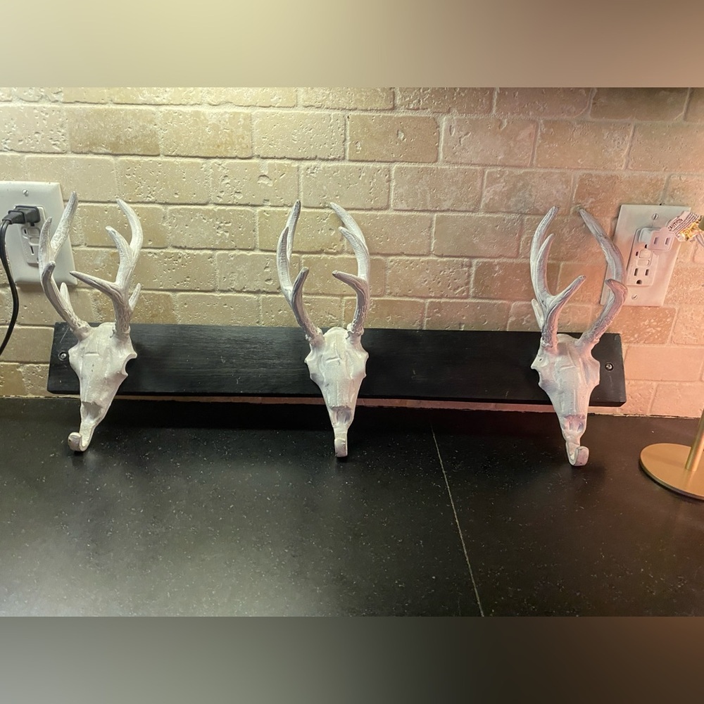 3 Deer Head Metal Coat Rack